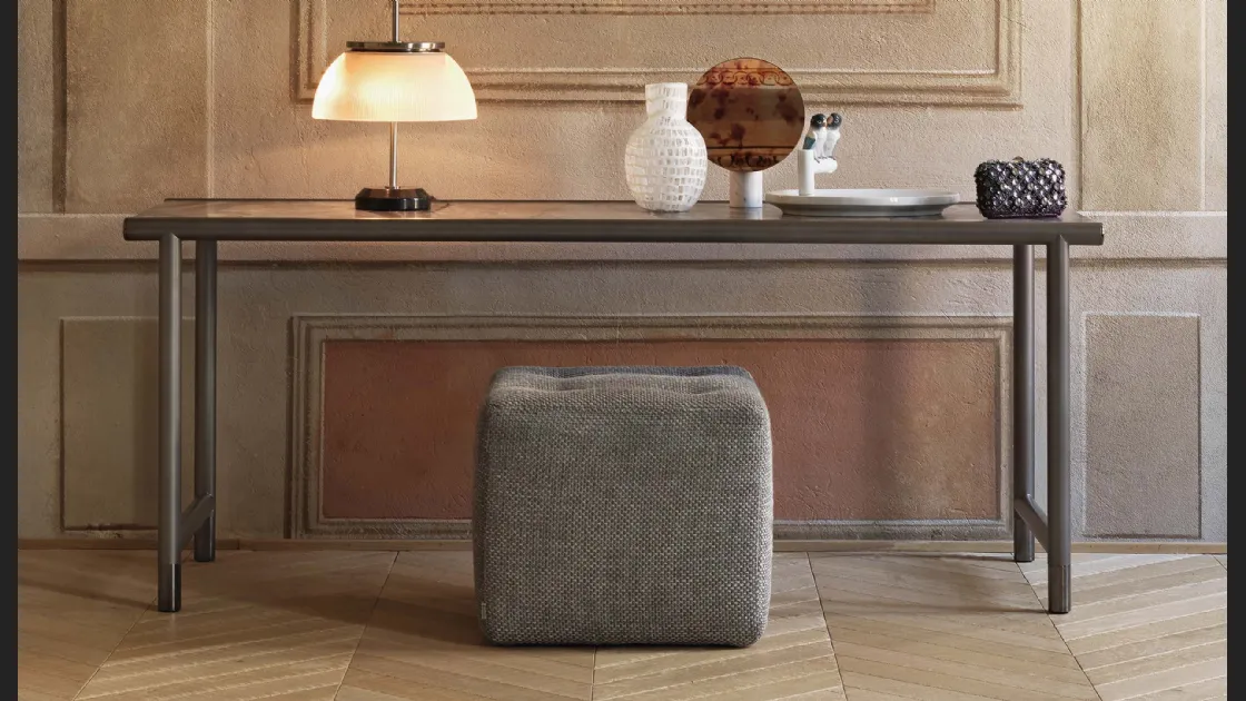 Pouf Iko in tessuto a forma di cubo di Flou