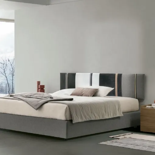 Letto sommier Diagonal con box contenitore e pannello testiera di Tomasella