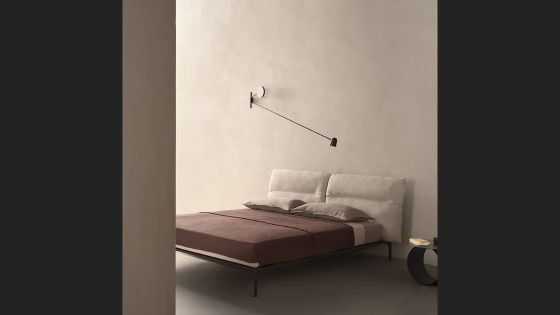 Letto in tessuto imbottito Yale Bed di MDF Italia