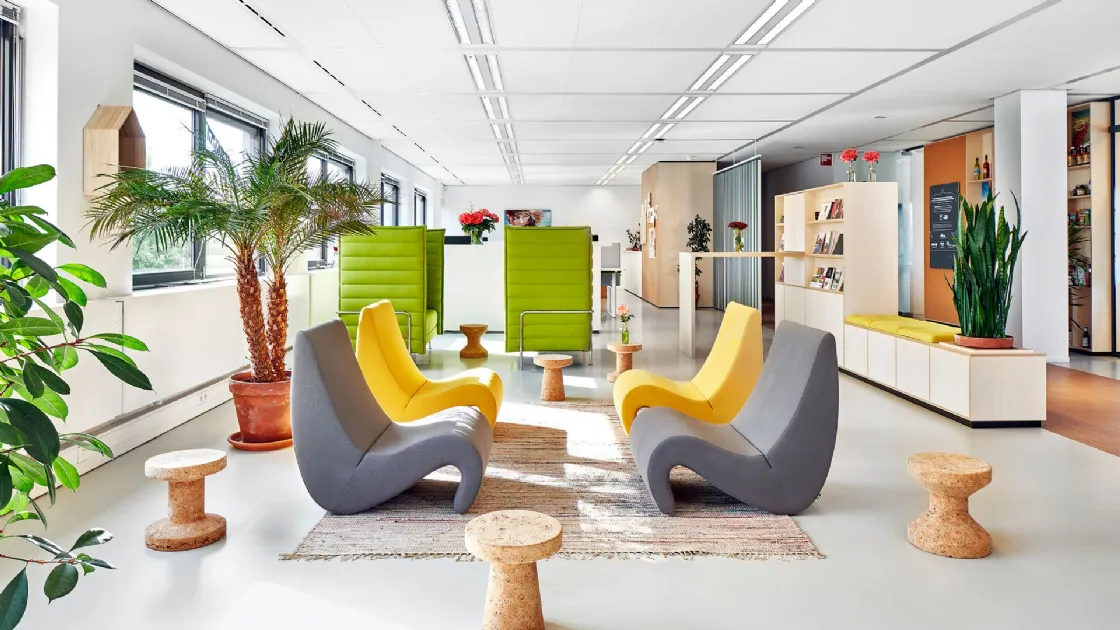 Poltrona di design Amoebe di Vitra