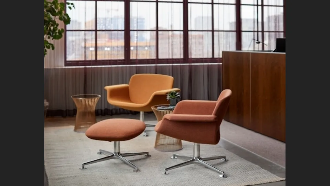 Poltroncina KN01 Swivel Lounge Chair di Knoll