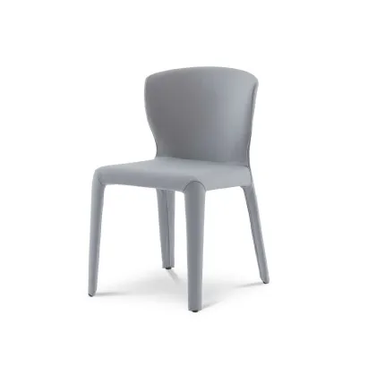 Sedia di design rivestita in tessuto Hola 369 di Cassina