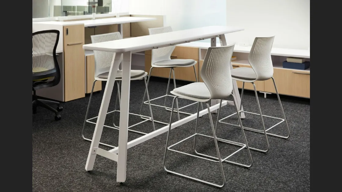 Sgabello MultiGeneration by Knoll® Stool di Knoll