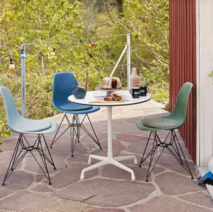 Tavolo Eames Contract Tables in HPL adatto anche all'uso esterno di Vitra