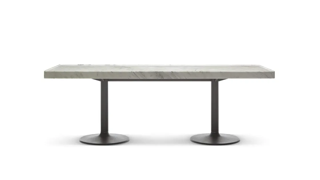 Tavolo Table Pieds Corolle con piano in marmo e base in ghisa di Cassina