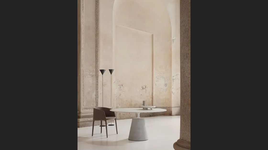 Tavolo Rock Table in laccato e cemento di MDF Italia