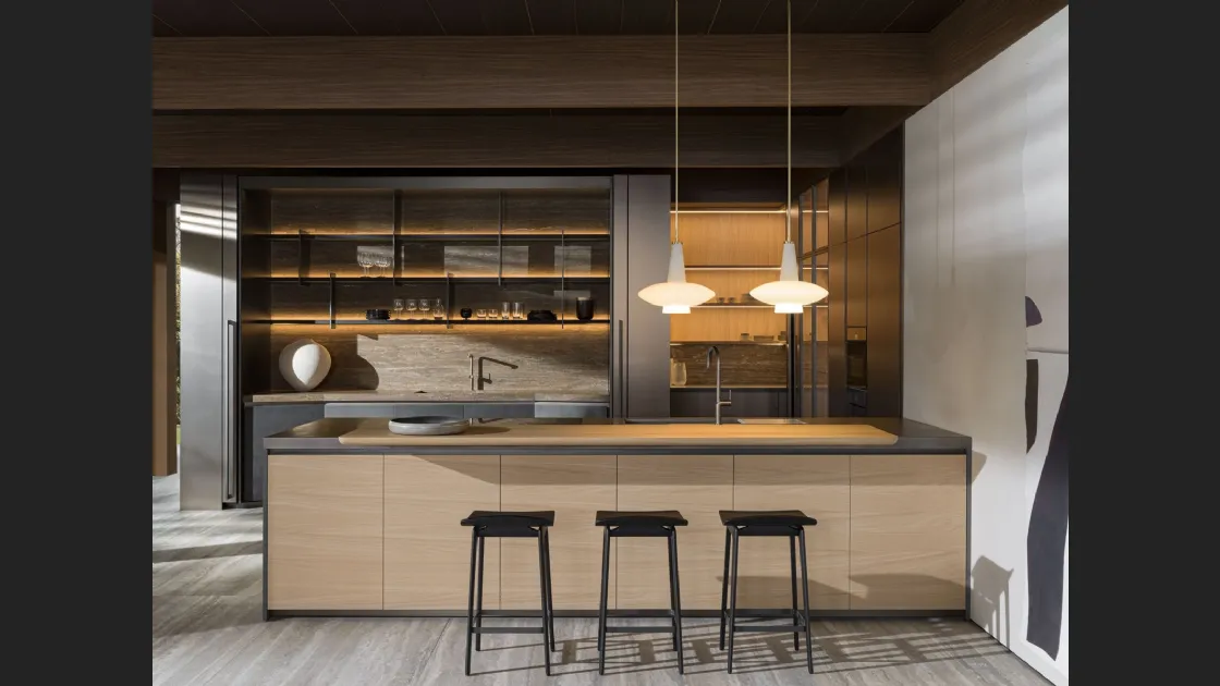 Cucina Design con penisola HiLine 6 Rovere Sunrise con top in marmo travertino di Dada