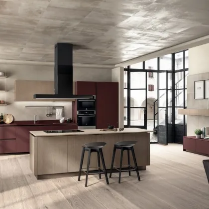 Cucina Moderna Liberamente Rosso Jaipur e Rovere Dune di Scavolini