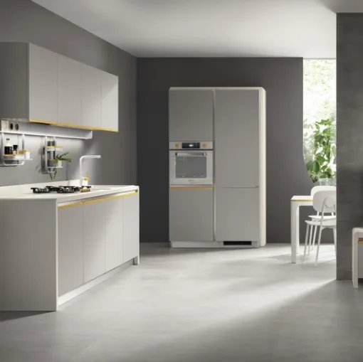 Cucina Moderna Dandy Plus Grigio con maniglia Giallo Senape di Scavolini