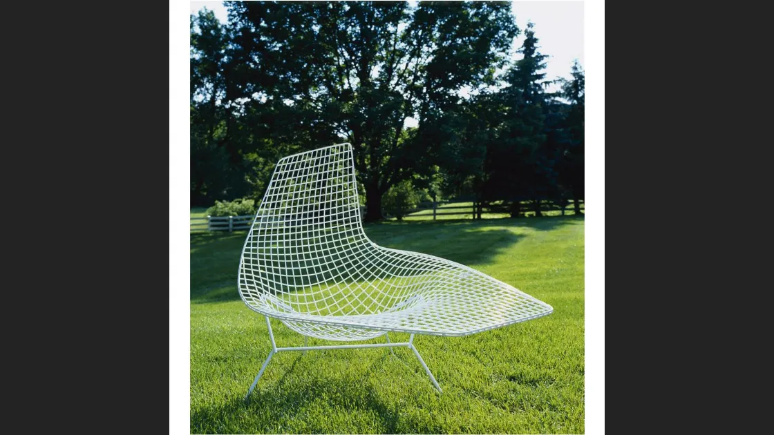 Poltroncina Lounge in metallo Bertoia Asymmetric Chaise di Knoll