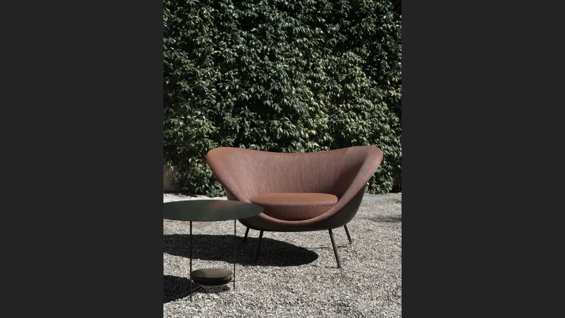 Poltroncina di design in tessuto con scocca rigida D 154 2 di Molteni & C