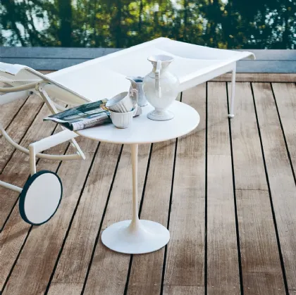 Tavolino da giardino Saarinen Low Table di Knoll