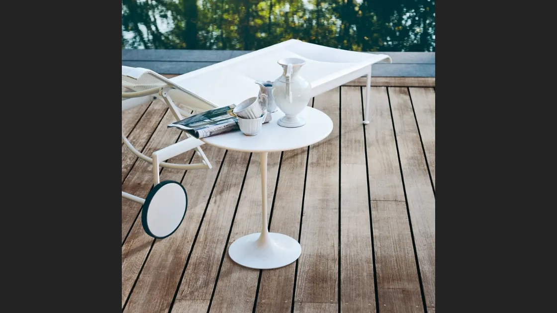 Tavolino da giardino Saarinen Low Table di Knoll