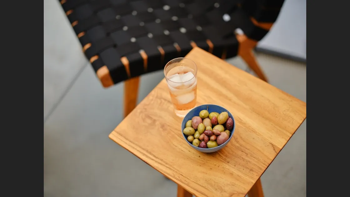 Tavolino in teak Risom Side Table di Knoll