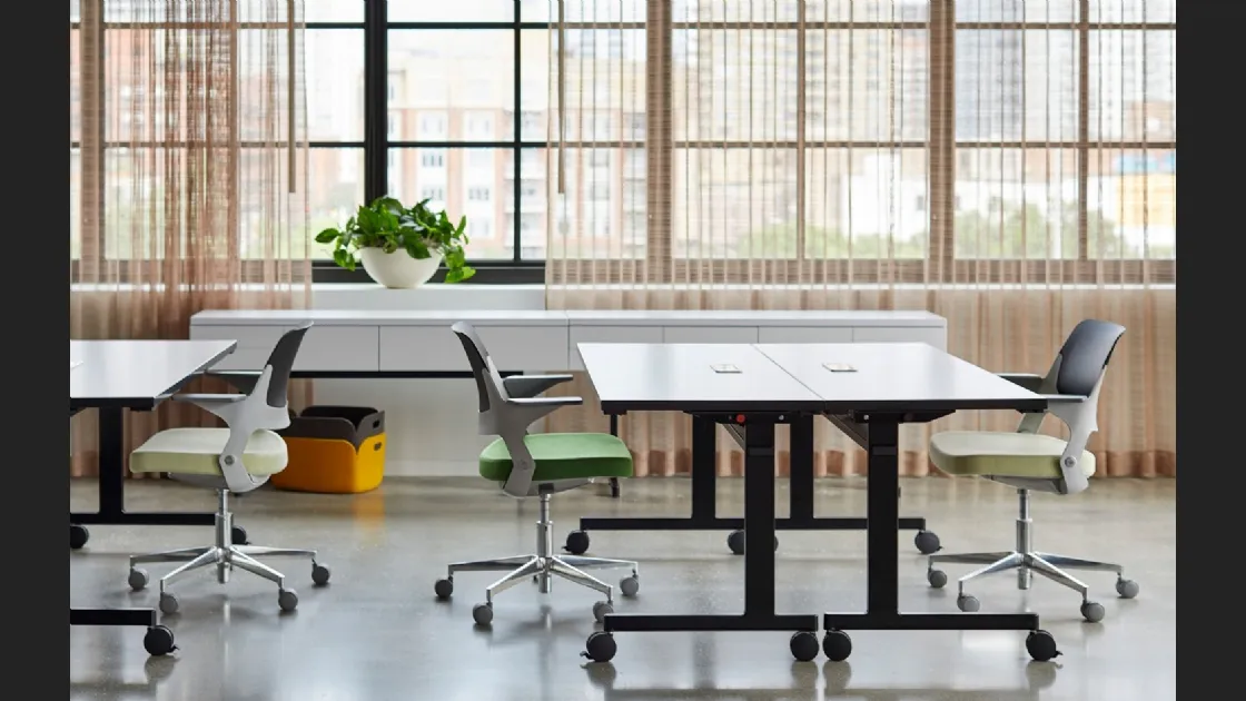 Scrivania Operativa Pixel Simplified Tables di Knoll